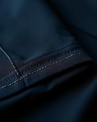 완성된 수트 칼라의 섬세하고 완벽한 스티치 디테일 클로즈업